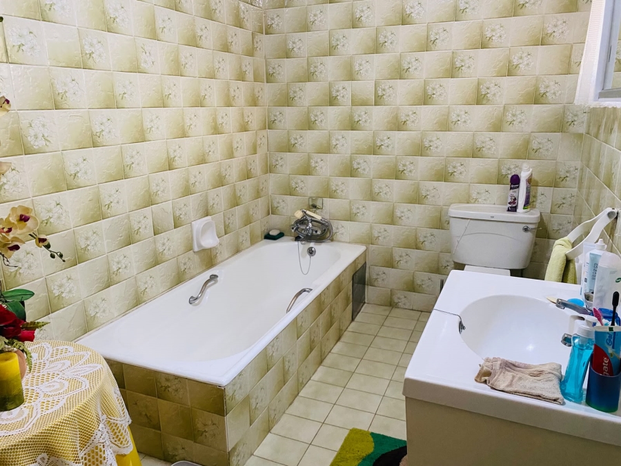 4 Bedroom Property for Sale in Pretoria Gardens Gauteng