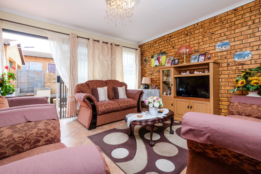 3 Bedroom Property for Sale in Rangeview Gauteng