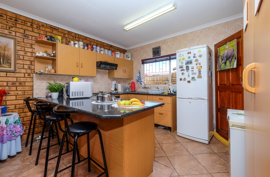 3 Bedroom Property for Sale in Rangeview Gauteng
