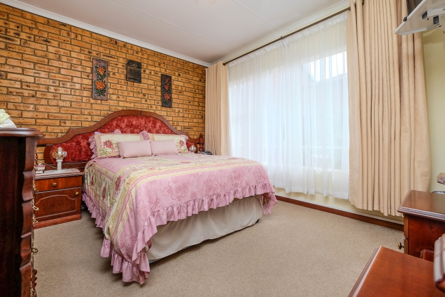 3 Bedroom Property for Sale in Rangeview Gauteng
