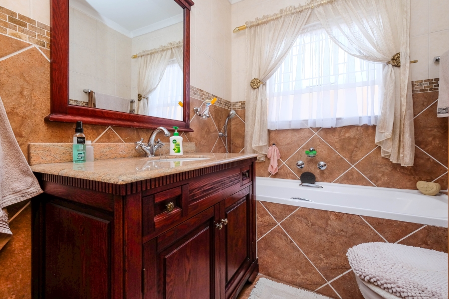 3 Bedroom Property for Sale in Rangeview Gauteng