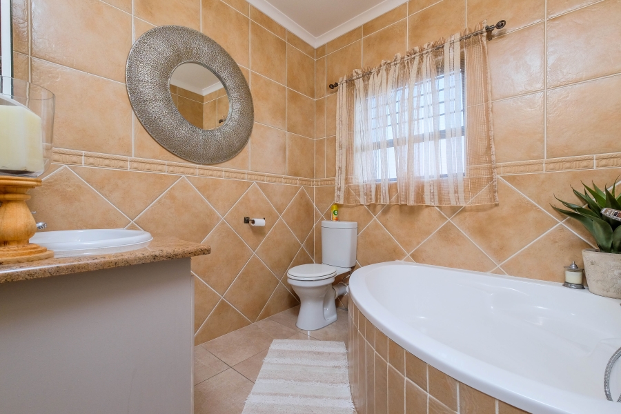 3 Bedroom Property for Sale in Noordheuwel Gauteng