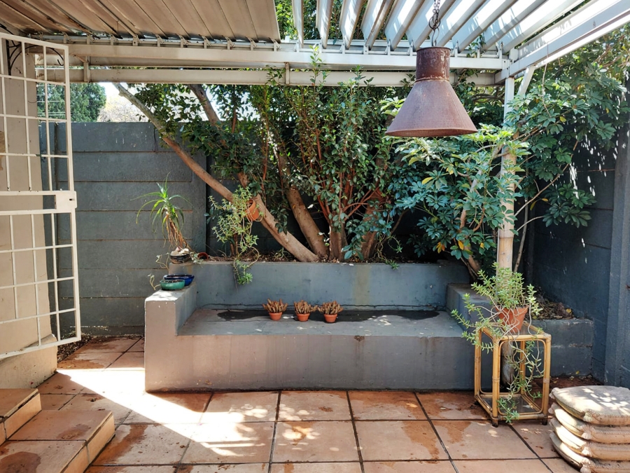 2 Bedroom Property for Sale in Westdene Gauteng