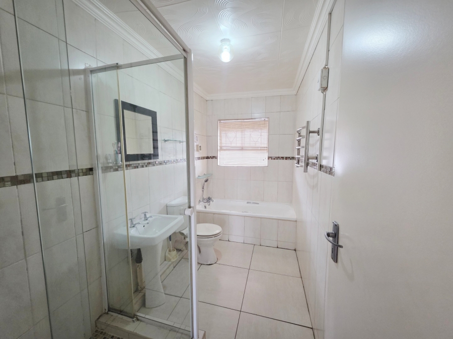 2 Bedroom Property for Sale in Ferndale Gauteng