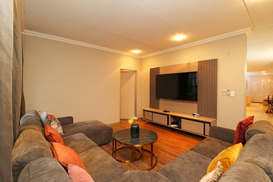 4 Bedroom Property for Sale in Vandia Grove Gauteng