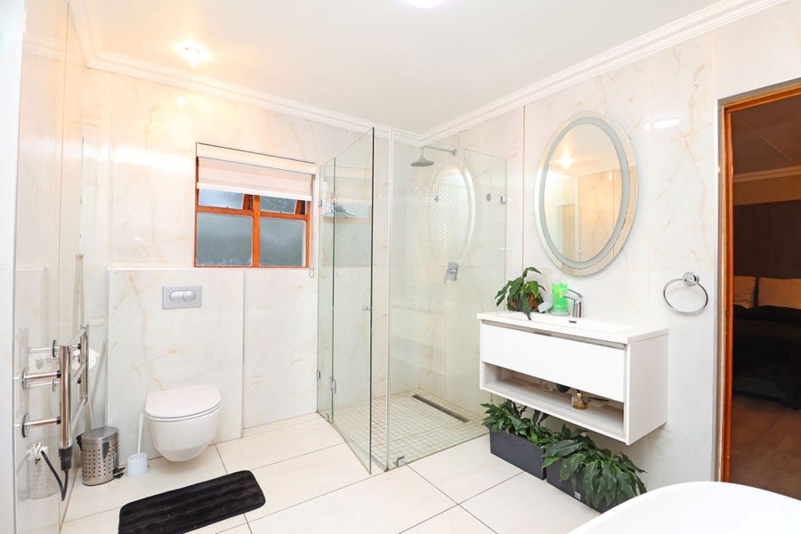 4 Bedroom Property for Sale in Vandia Grove Gauteng