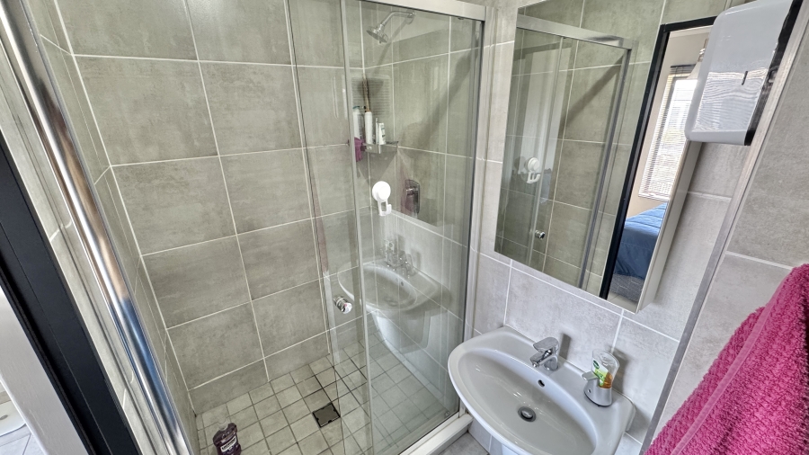 2 Bedroom Property for Sale in Linbro Park Gauteng