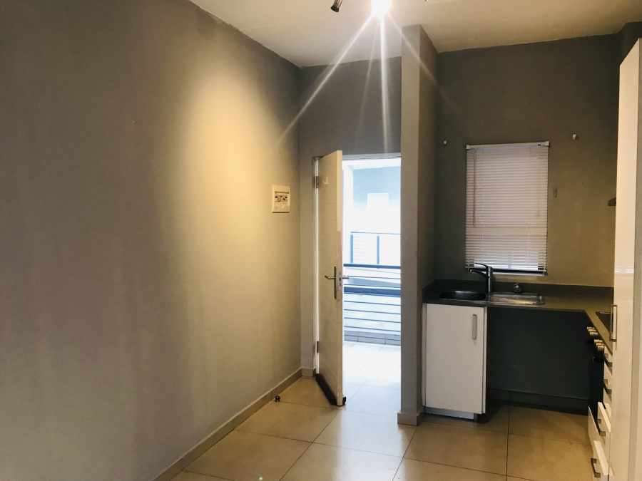 To Let 2 Bedroom Property for Rent in North Riding Gauteng