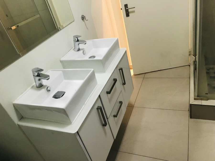 To Let 2 Bedroom Property for Rent in North Riding Gauteng