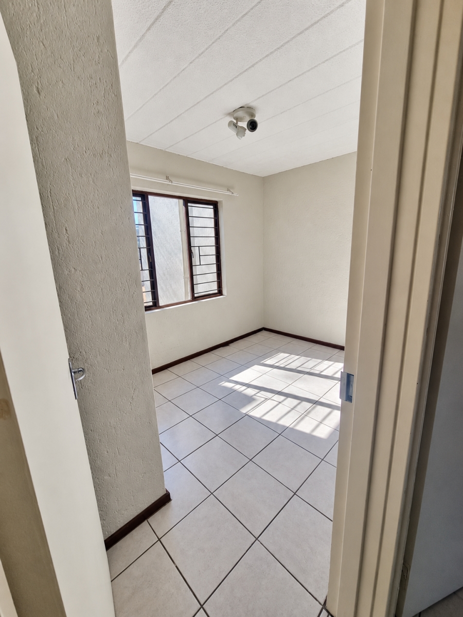 To Let 3 Bedroom Property for Rent in Bloubosrand Gauteng