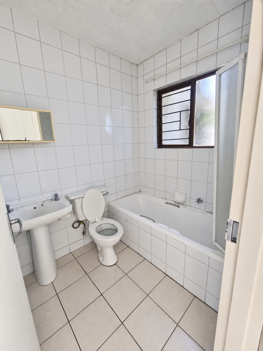 To Let 3 Bedroom Property for Rent in Bloubosrand Gauteng