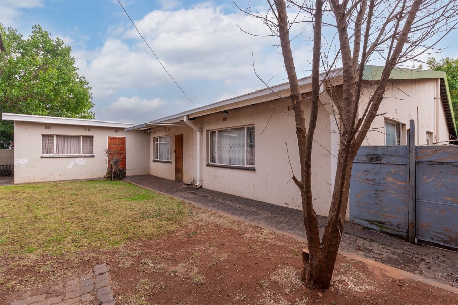 5 Bedroom Property for Sale in Klopperpark Gauteng