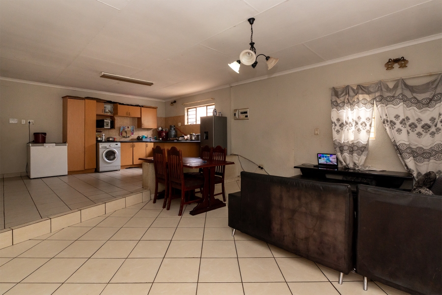 5 Bedroom Property for Sale in Klopperpark Gauteng
