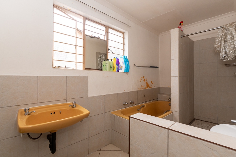 5 Bedroom Property for Sale in Klopperpark Gauteng
