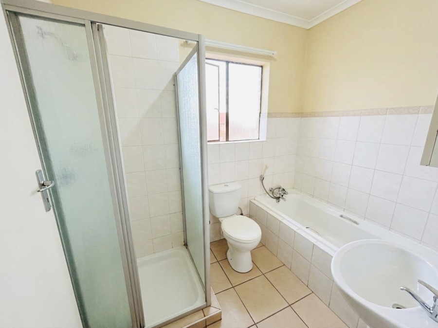 2 Bedroom Property for Sale in Halfway Gardens Gauteng