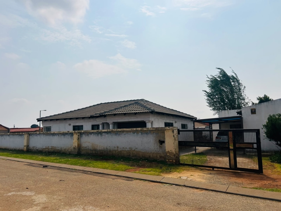 3 Bedroom Property for Sale in Spruit View Gauteng