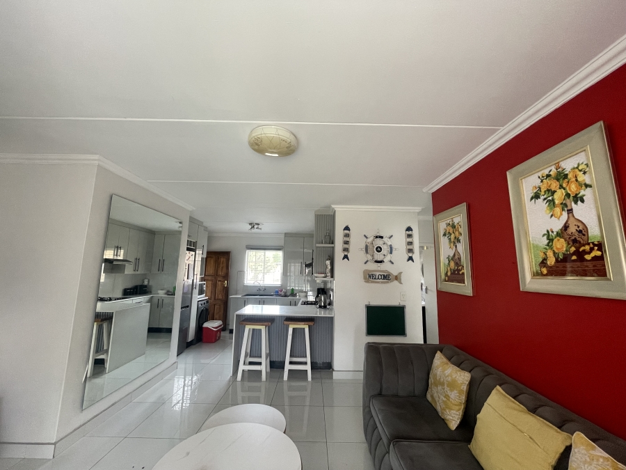 To Let 2 Bedroom Property for Rent in Noordwyk Gauteng