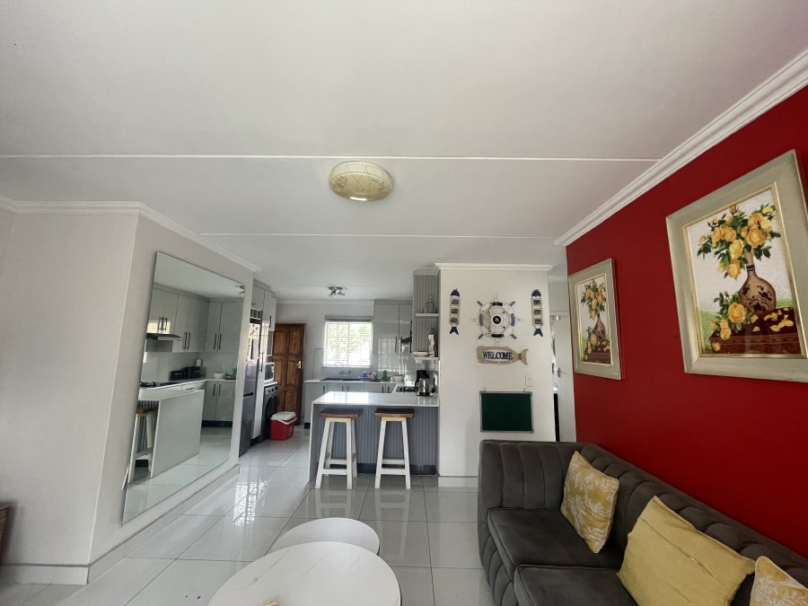 To Let 2 Bedroom Property for Rent in Noordwyk Gauteng