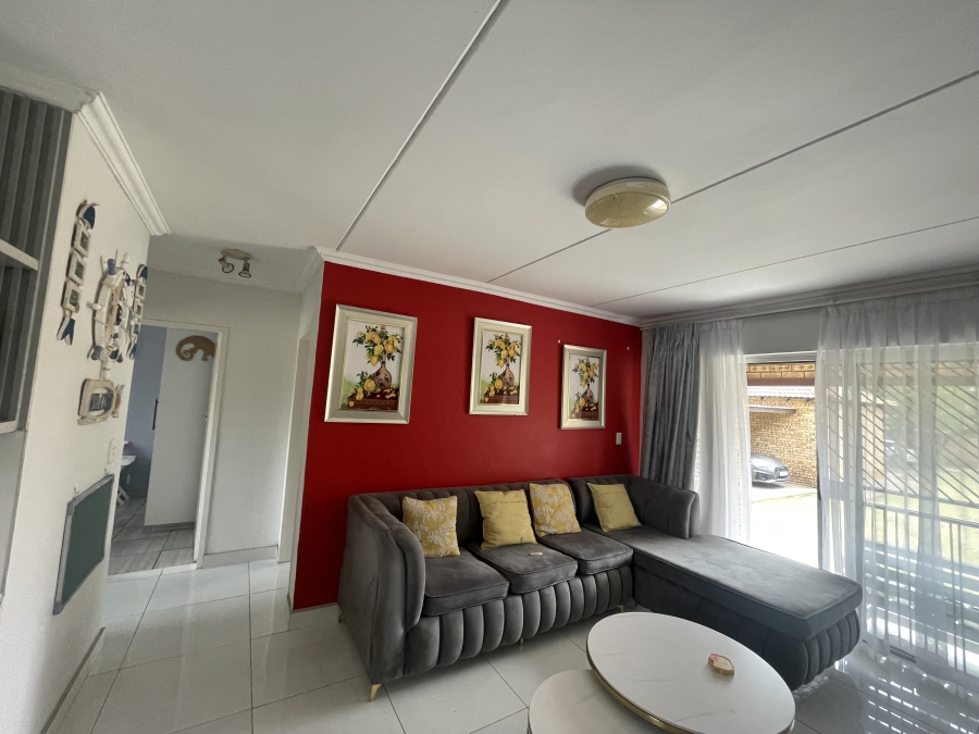 To Let 2 Bedroom Property for Rent in Noordwyk Gauteng