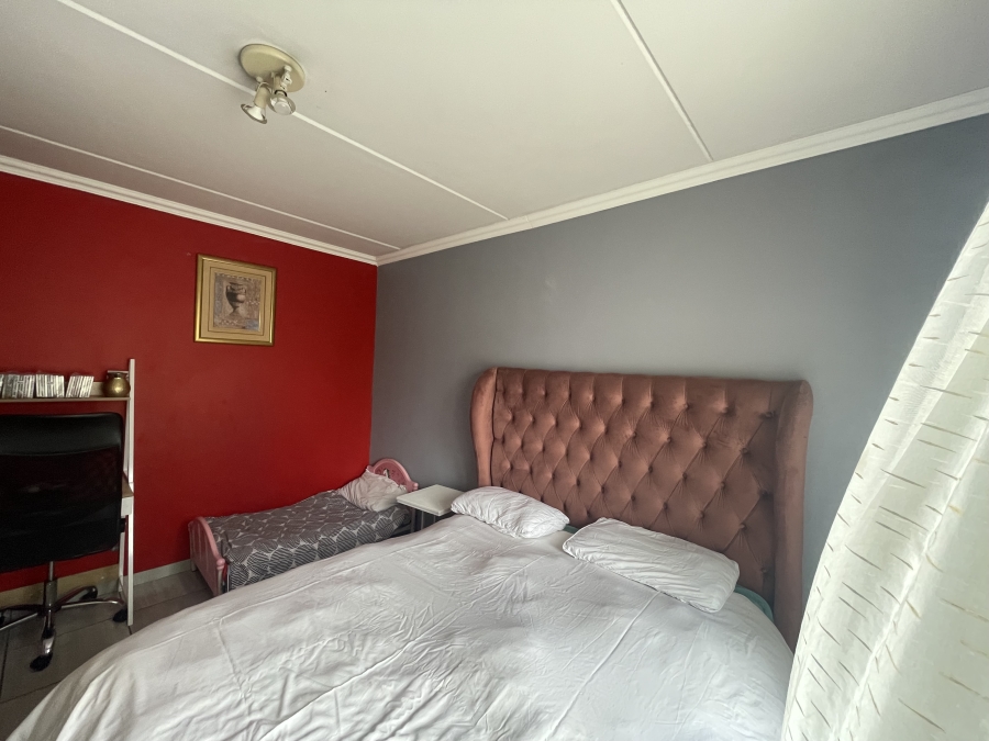 To Let 2 Bedroom Property for Rent in Noordwyk Gauteng