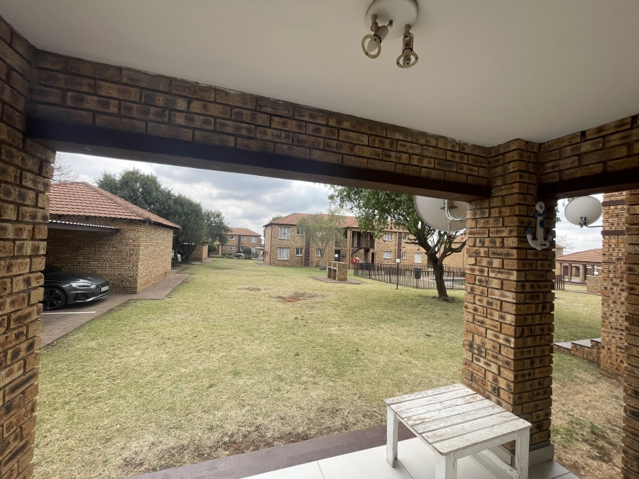 To Let 2 Bedroom Property for Rent in Noordwyk Gauteng