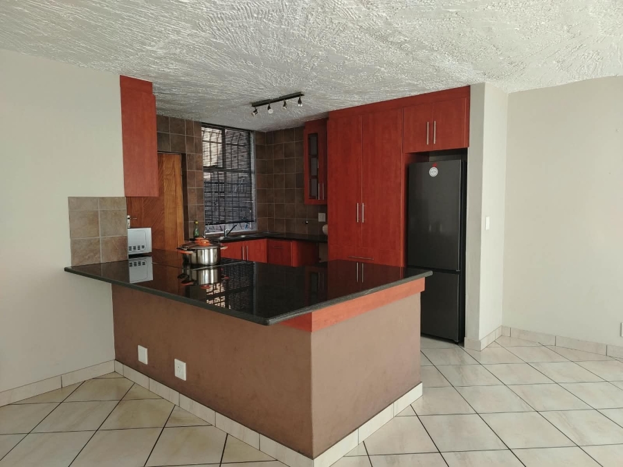 3 Bedroom Property for Sale in Maroelana Gauteng