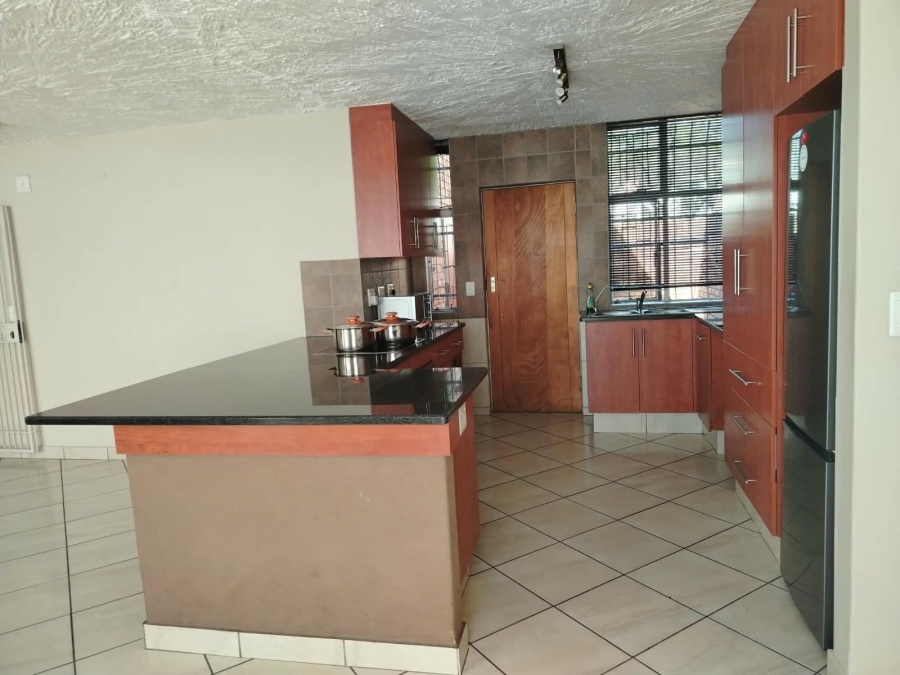 3 Bedroom Property for Sale in Maroelana Gauteng