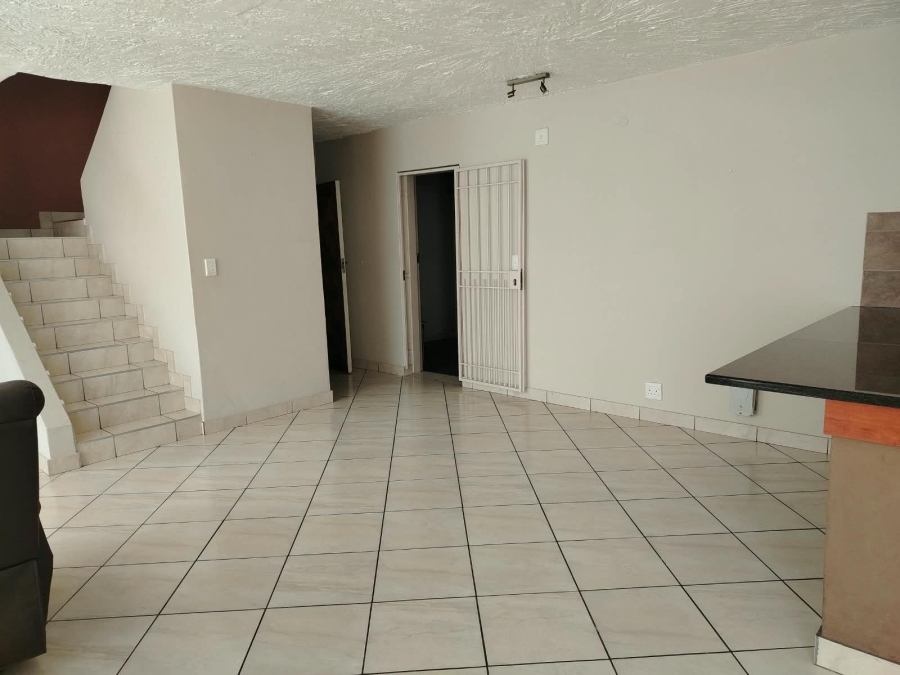 3 Bedroom Property for Sale in Maroelana Gauteng