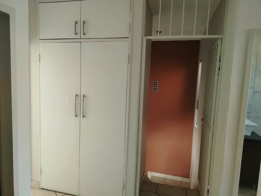 3 Bedroom Property for Sale in Maroelana Gauteng