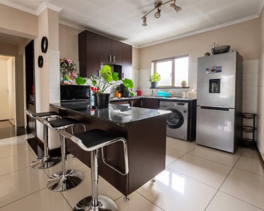 2 Bedroom Property for Sale in Noordwyk Gauteng