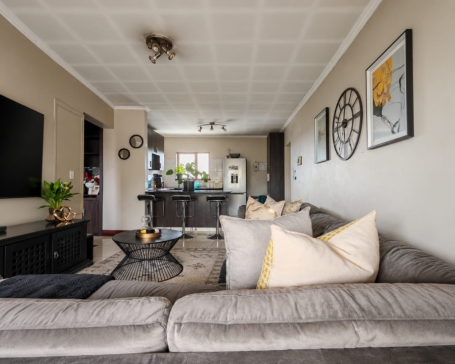2 Bedroom Property for Sale in Noordwyk Gauteng