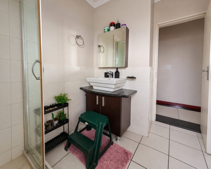 2 Bedroom Property for Sale in Noordwyk Gauteng