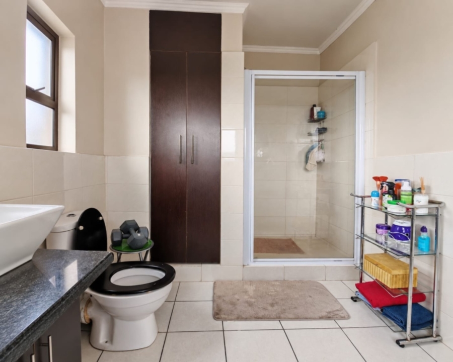 2 Bedroom Property for Sale in Noordwyk Gauteng