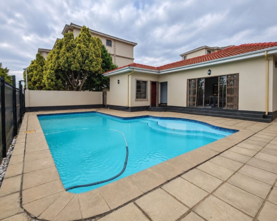 2 Bedroom Property for Sale in Noordwyk Gauteng