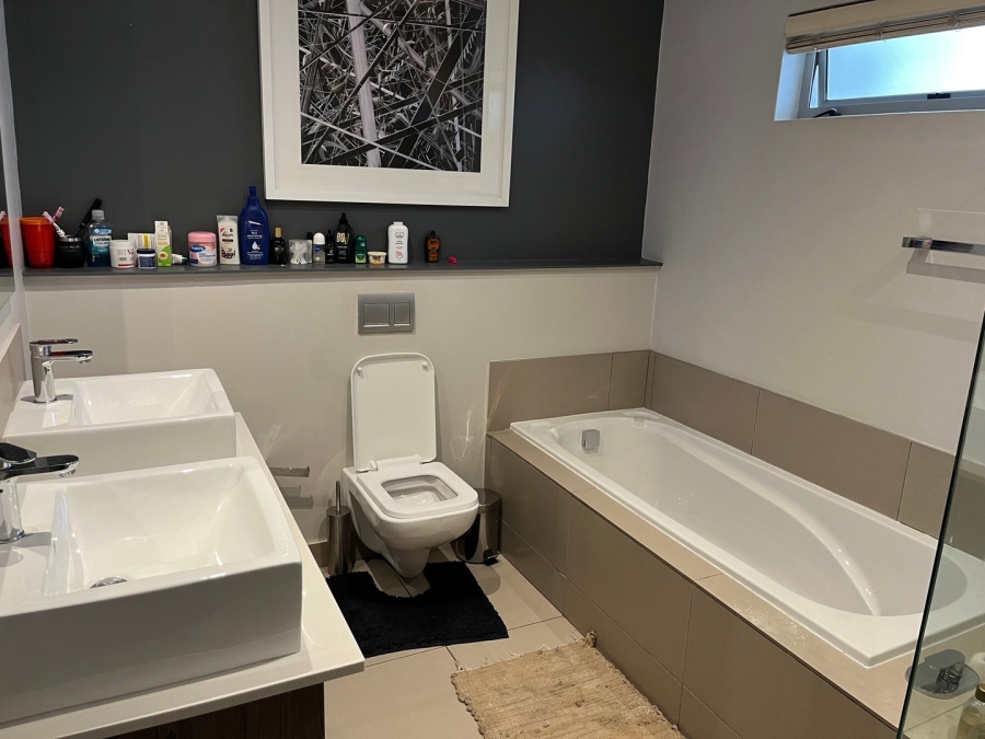 To Let 2 Bedroom Property for Rent in Sandown Gauteng