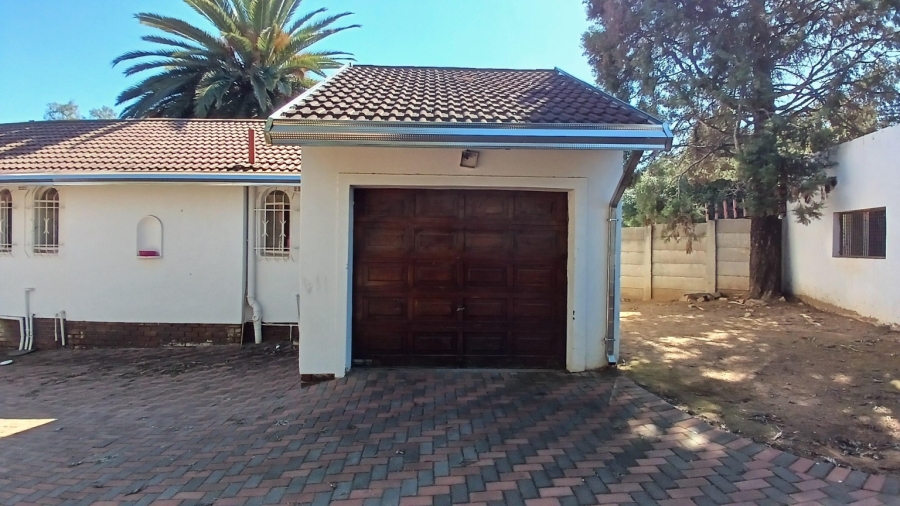 To Let 3 Bedroom Property for Rent in Brackenhurst Gauteng
