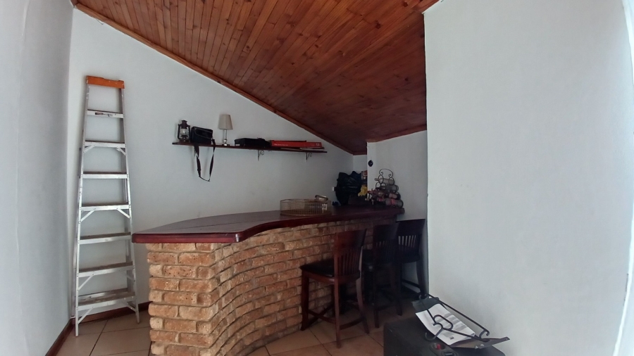 To Let 3 Bedroom Property for Rent in Brackenhurst Gauteng