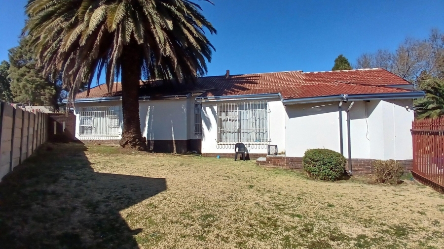 To Let 3 Bedroom Property for Rent in Brackenhurst Gauteng