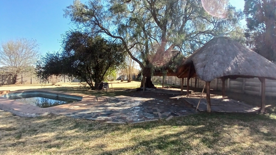 To Let 3 Bedroom Property for Rent in Brackenhurst Gauteng