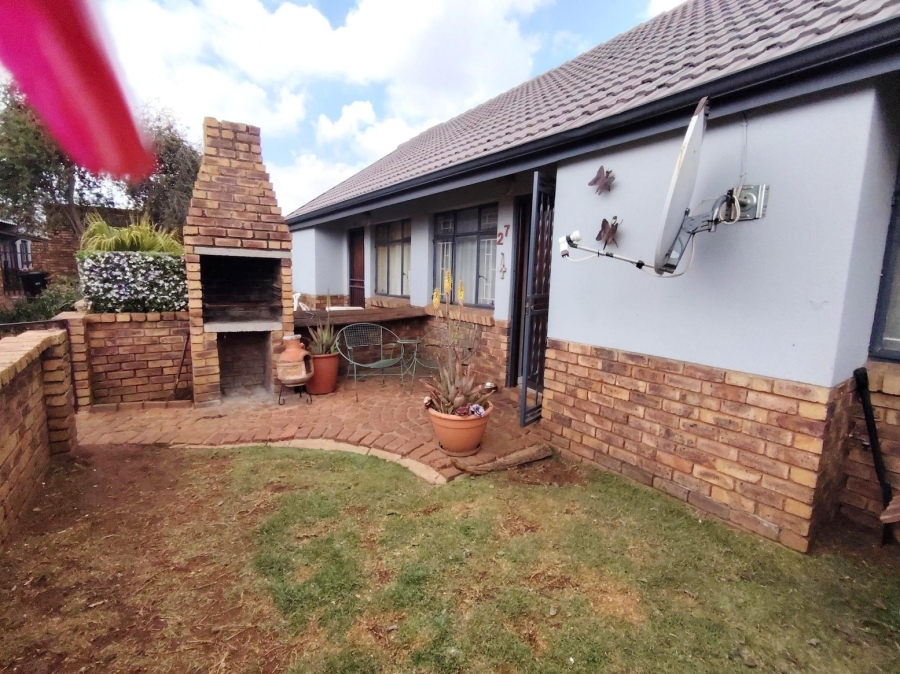 2 Bedroom Property for Sale in Bonaero Park Gauteng