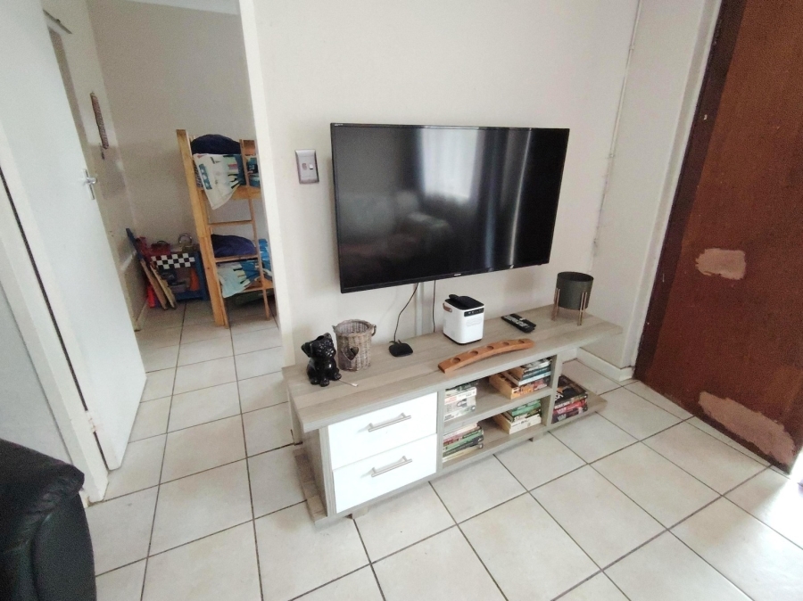 2 Bedroom Property for Sale in Bonaero Park Gauteng