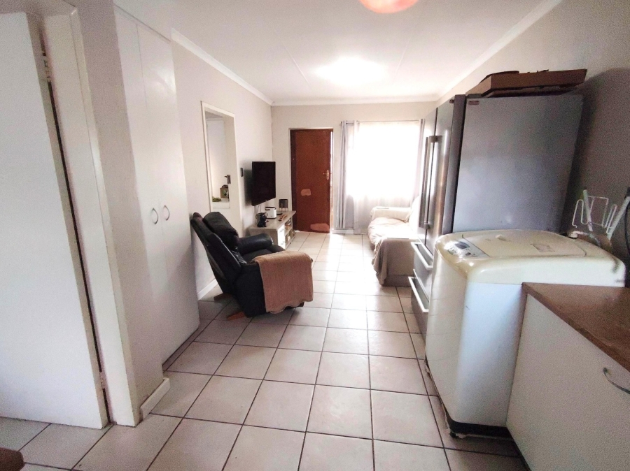2 Bedroom Property for Sale in Bonaero Park Gauteng