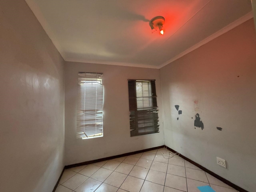 To Let 3 Bedroom Property for Rent in Equestria Gauteng