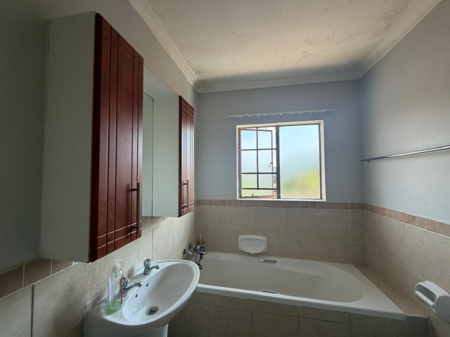To Let 3 Bedroom Property for Rent in Equestria Gauteng