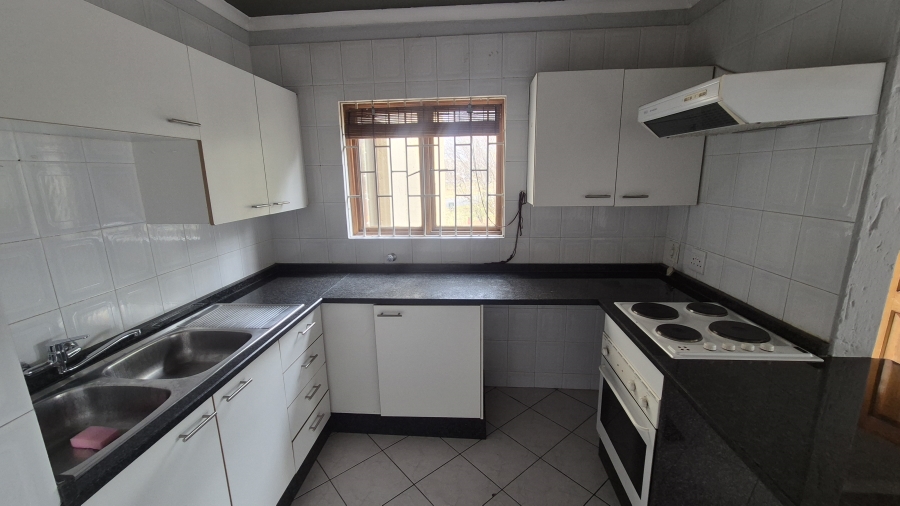 2 Bedroom Property for Sale in Buurendal Gauteng