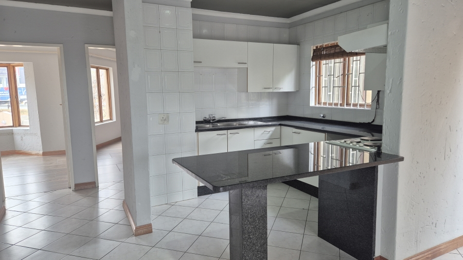 2 Bedroom Property for Sale in Buurendal Gauteng