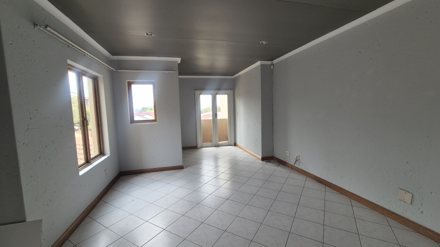 2 Bedroom Property for Sale in Buurendal Gauteng