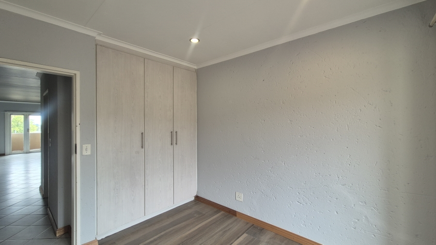 2 Bedroom Property for Sale in Buurendal Gauteng