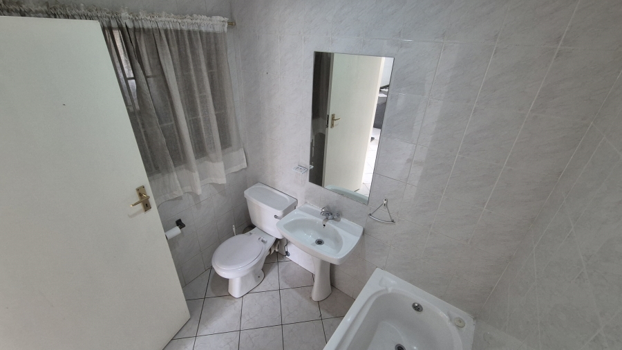 2 Bedroom Property for Sale in Buurendal Gauteng
