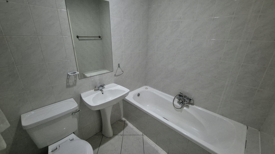 2 Bedroom Property for Sale in Buurendal Gauteng
